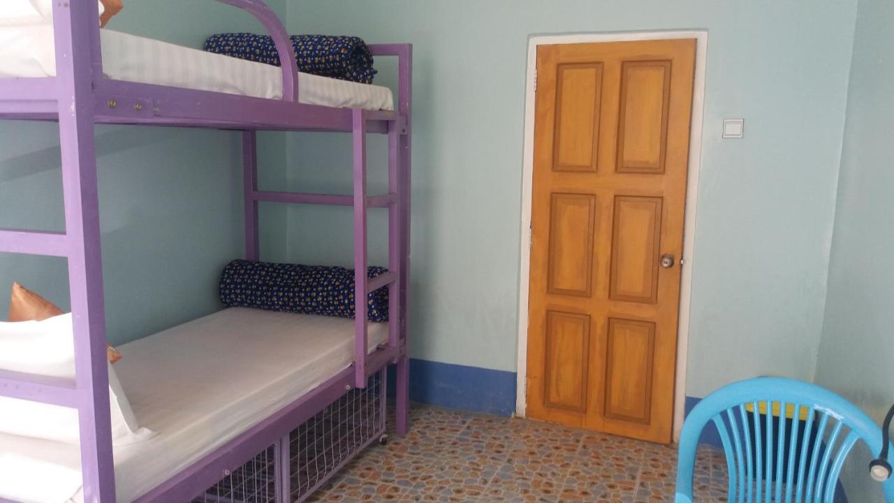 Hostel Roma Inn Калау Екстериор снимка