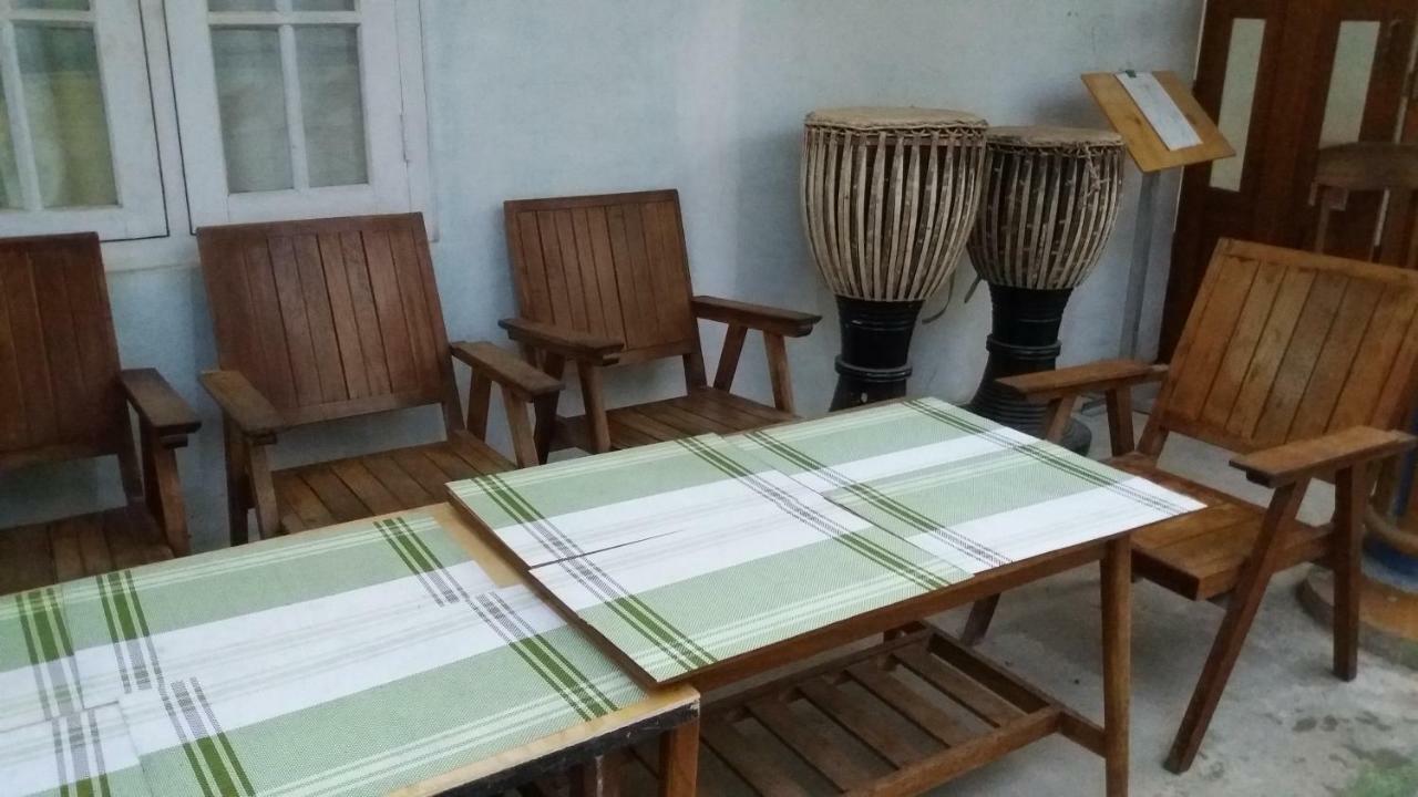 Hostel Roma Inn Калау Екстериор снимка