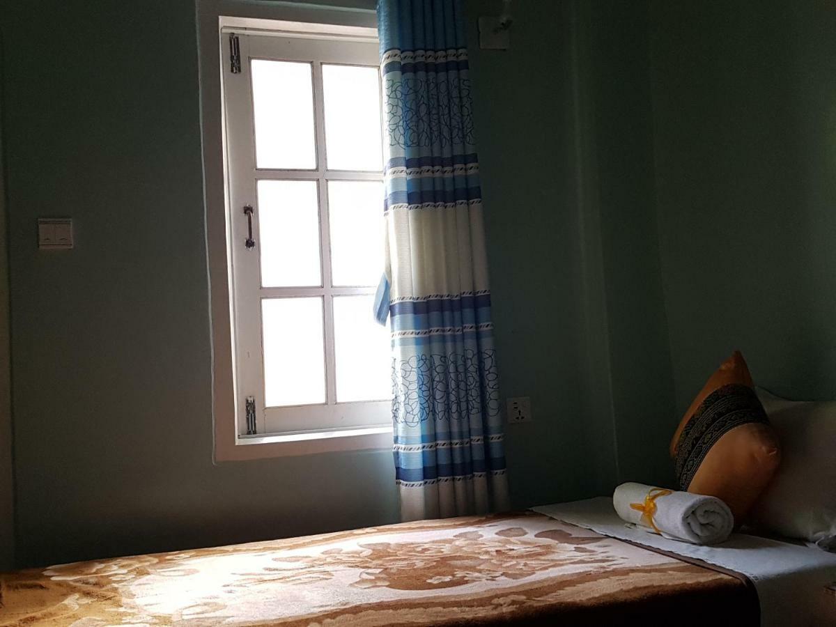 Hostel Roma Inn Калау Екстериор снимка