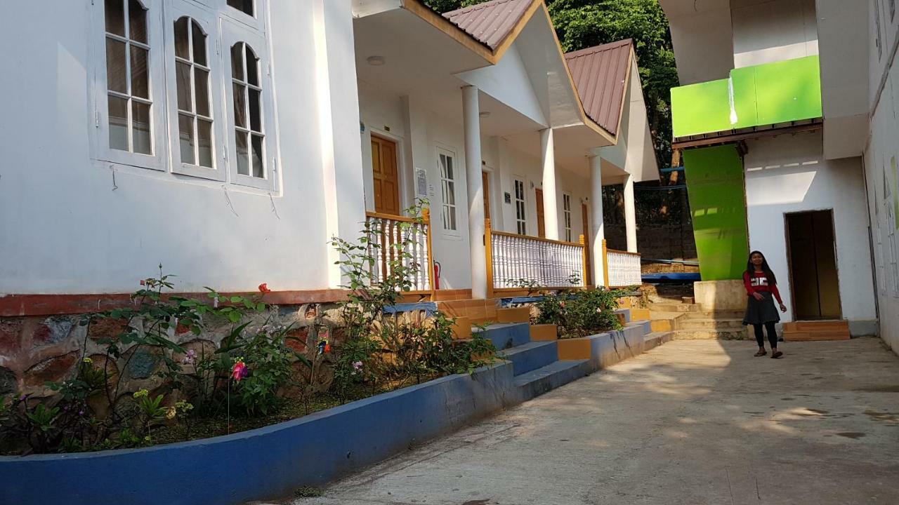 Hostel Roma Inn Калау Екстериор снимка