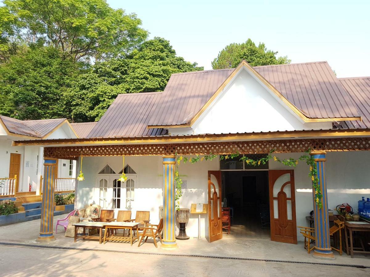 Hostel Roma Inn Калау Екстериор снимка